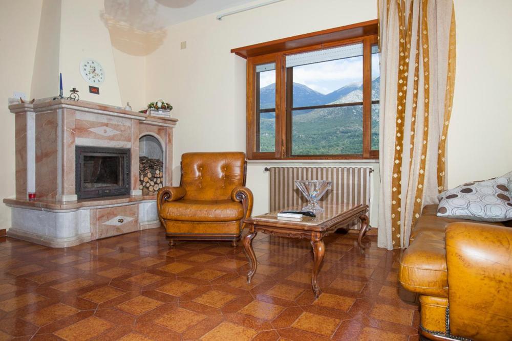 Villa Attilio Balsorano Vecchio Exteriör bild